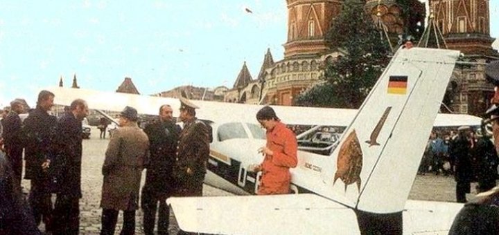 The plane on Red Square 1987