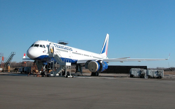 Tu-214 in the parking lot